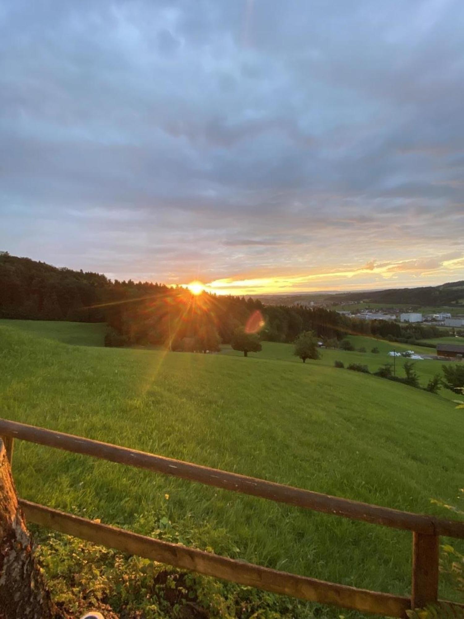 Ruhige 3 Zimmer - Ferienwohnung In Der Rueti Mit Traumhafter Aussicht Herisau Luaran gambar